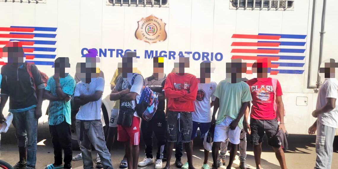 Agentes migratorios capturan 58 personas indocumentadas durante operativos en municipios Partido y el Pino