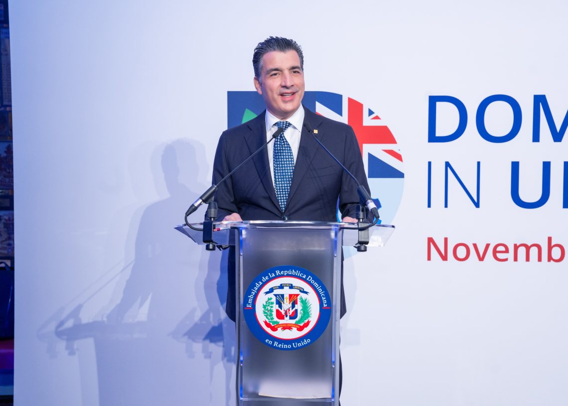 Popular asegura atrae interés de inversionistas durante Semana Dominicana en Reino Unido