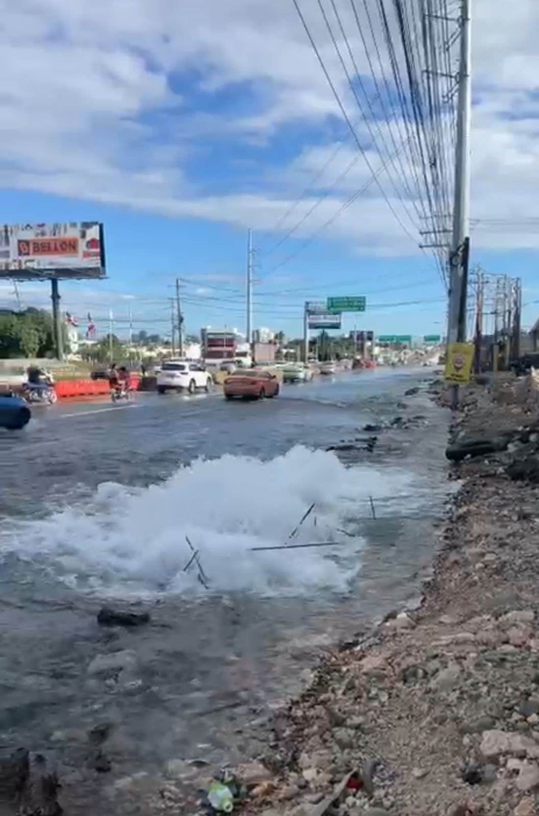 CAASD trabaja en corrección de avería en tubería de 30 pulgadas provocada por trabajos del Metro