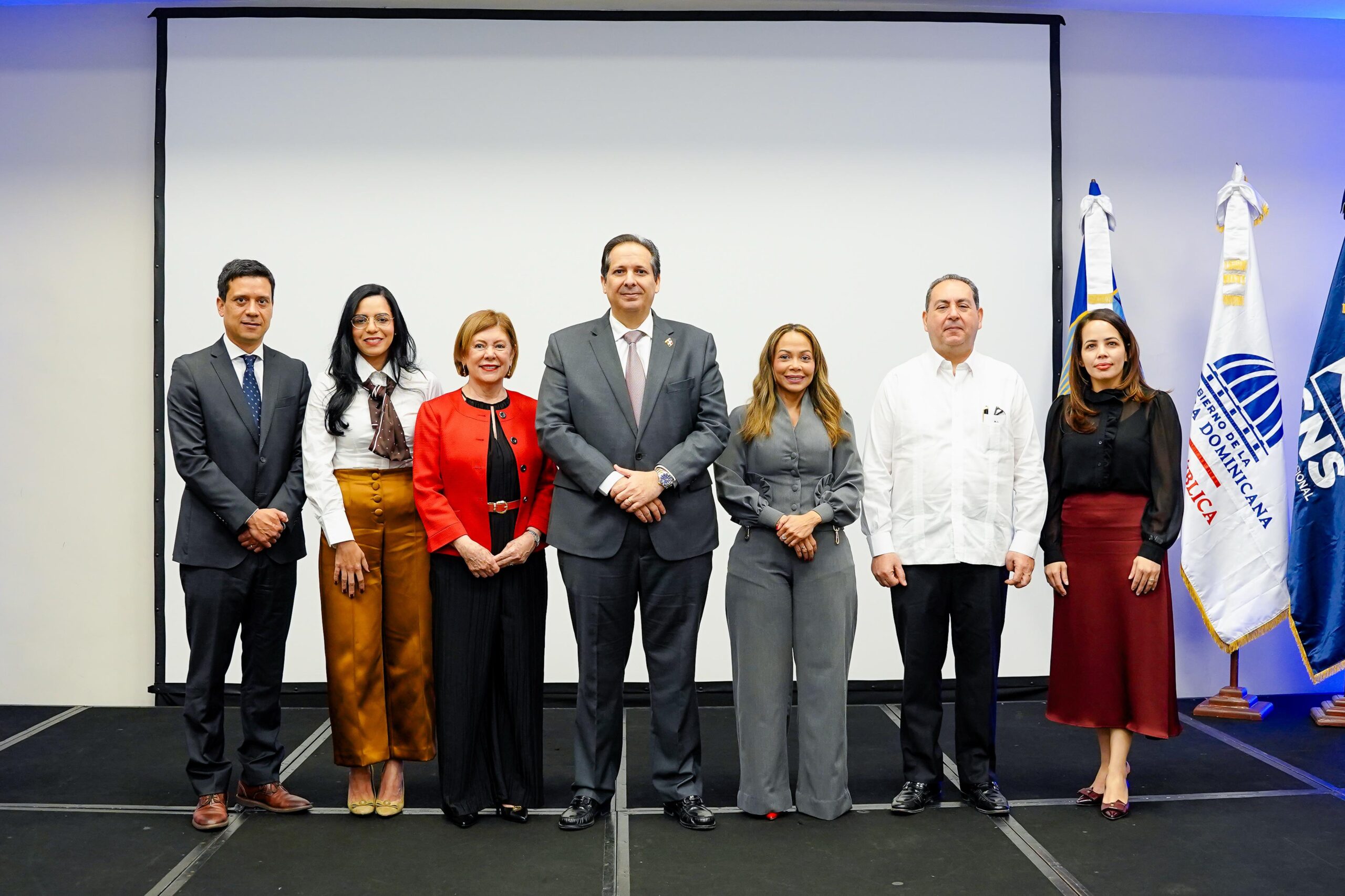 Gobierno y BID impulsan proyecto nacional para fortalecer la prevención y control de enfermedades crónicas no Transmisibles Gobierno y BID impulsan proyecto nacional para fortalecer la prevención y control de enfermedades crónicas no Transmisibles
