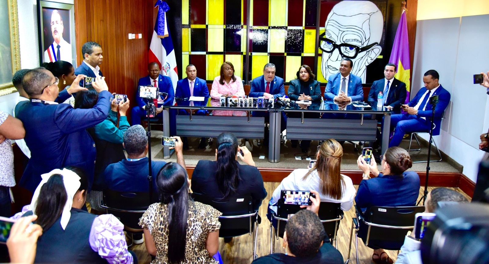 Bloque diputados del PLD exige publicación inmediata de todos los expedientes de funcionarios señalados por narcotráfico