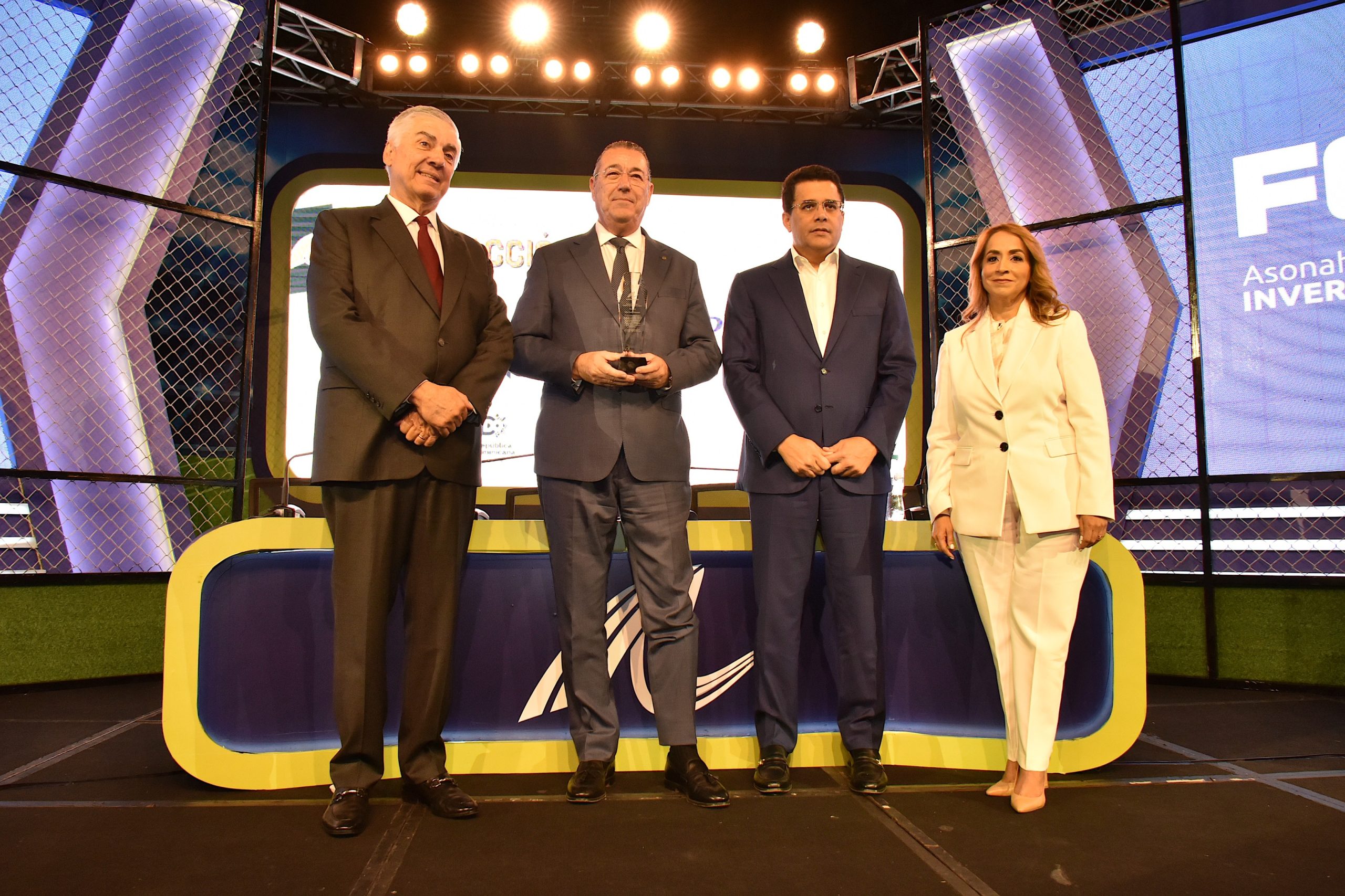 Popular recibe el reconocimiento “Transacción del Año” en el Foro de Inversión Turística 2025