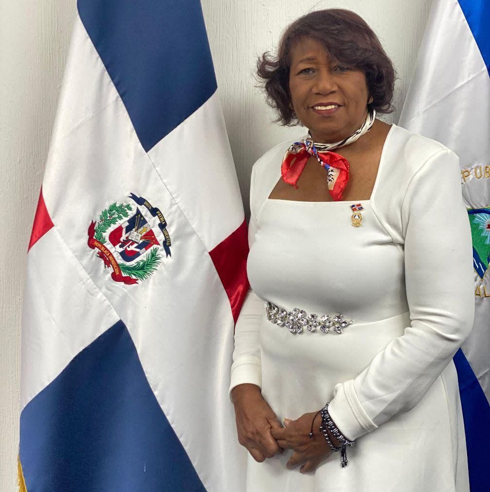 Diputada al Parlacen Socorro Monegro denuncia secuestro de su vehículo por la Digesett Diputada al Parlacen Socorro Monegro denuncia secuestro de su vehículo por la Digesett