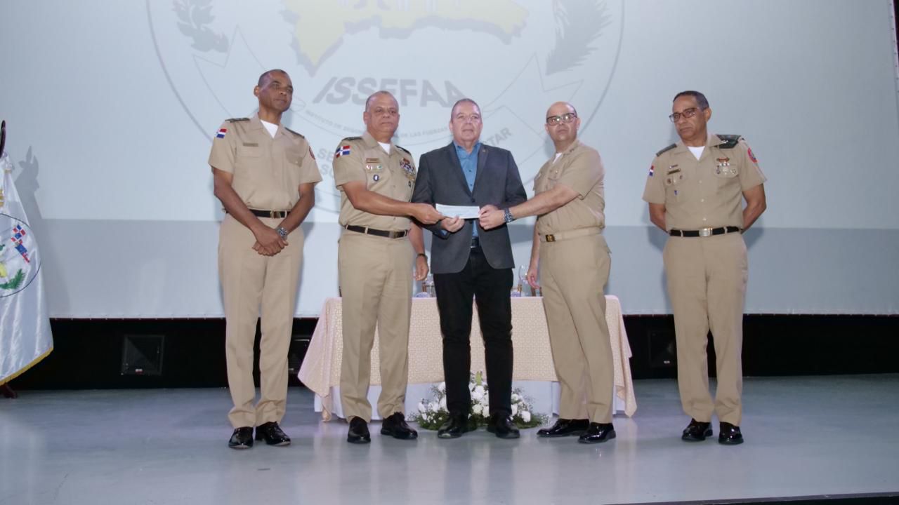 Ministerio de Defensa inicia entrega de “Cheque Sueldo por Año” a militares recientemente retirados