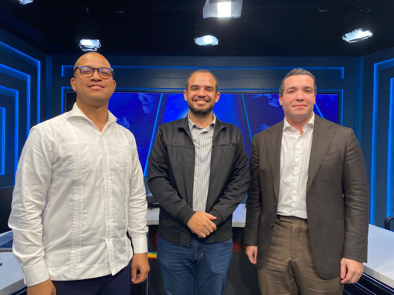 Experto aborda impacto de tecnología en salud mental