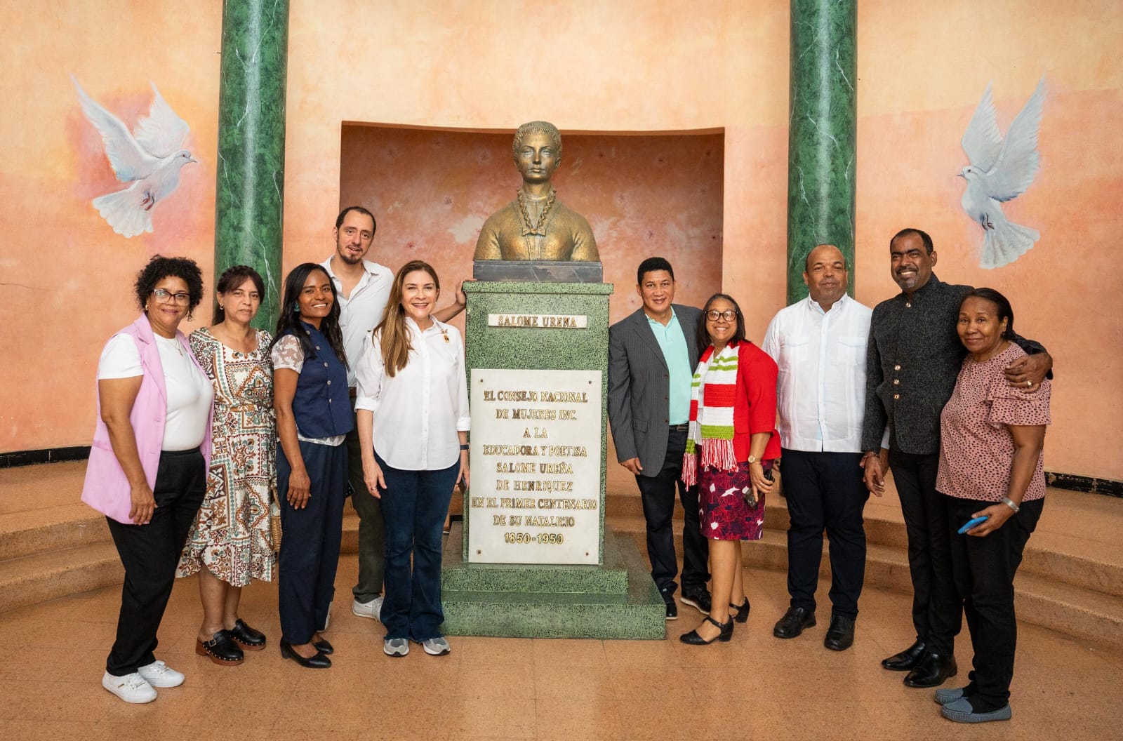 Carolina Mejía resalta importancia de la recuperación de espacios públicos en el Instituto de Señoritas Salomé Ureña Carolina Mejía resalta importancia de la recuperación de espacios públicos en el Instituto de Señoritas Salomé Ureña