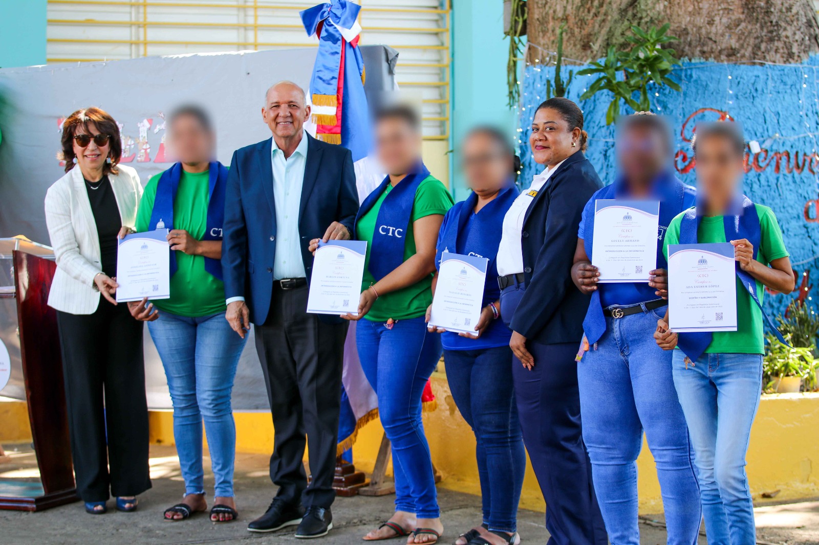 Entregan certificados a privadas de libertad en el Centro de Corrección y Rehabilitación Rafey Mujeres Entregan certificados a privadas de libertad en el Centro de Corrección y Rehabilitación Rafey Mujeres