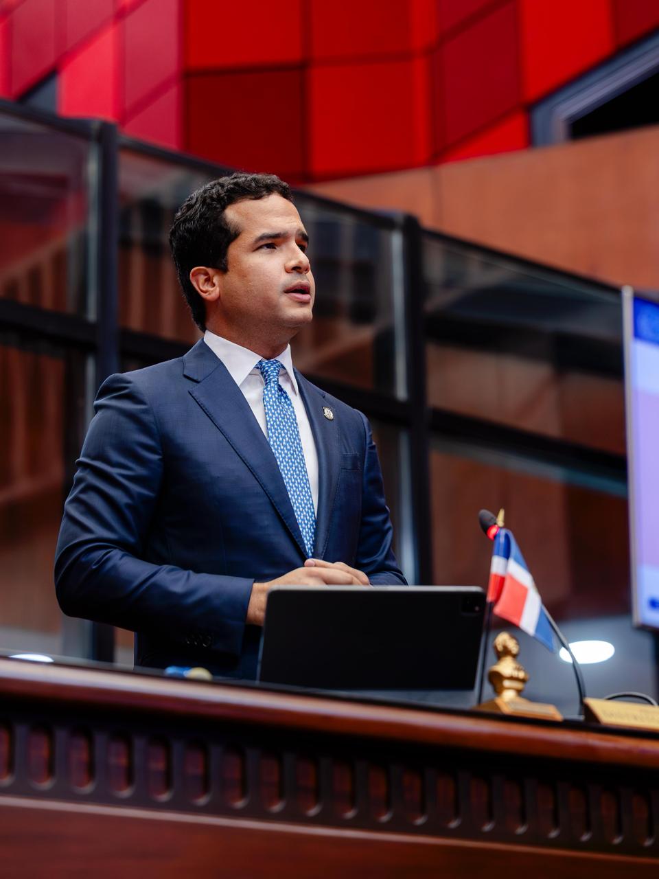 Omar Fernández cuestiona Presupuesto 2026 por baja inversión pública