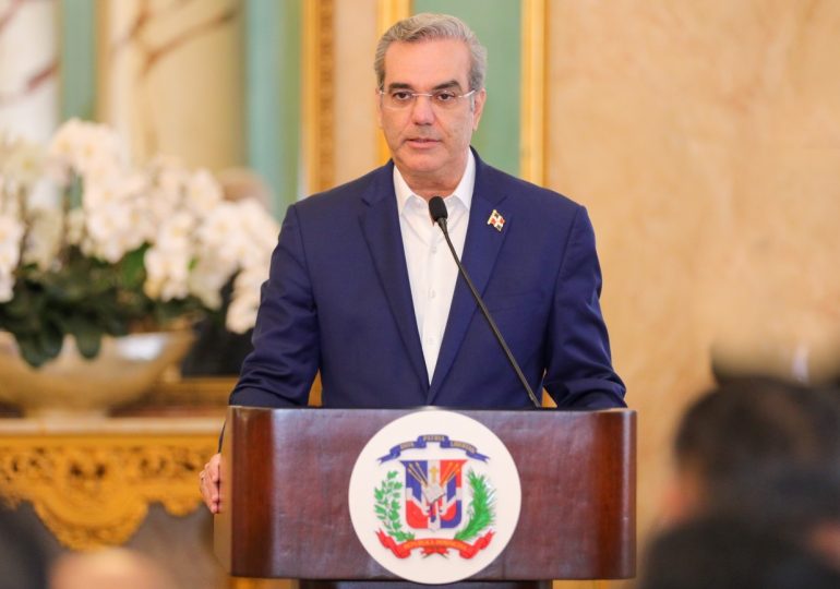 Presidente Abinader designa comisión técnica del Consejo del Seguro Nacional de Salud (CoSeNaSa)