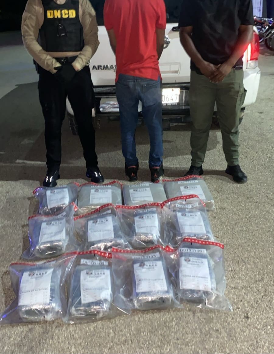 Interceptan hombre a bordo de vehículo con 78 libras de presunta marihuana