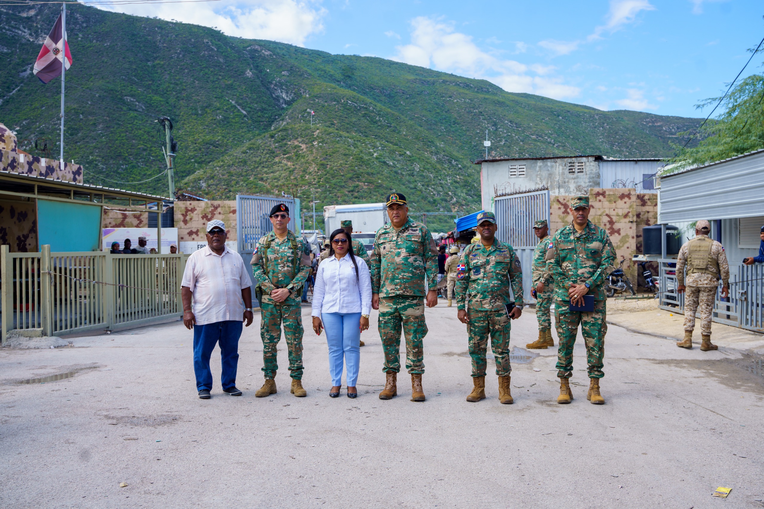 Lee Ballester supervisa de Pedernales a Dajabón controles migratorios en frontera domínico-haitiana