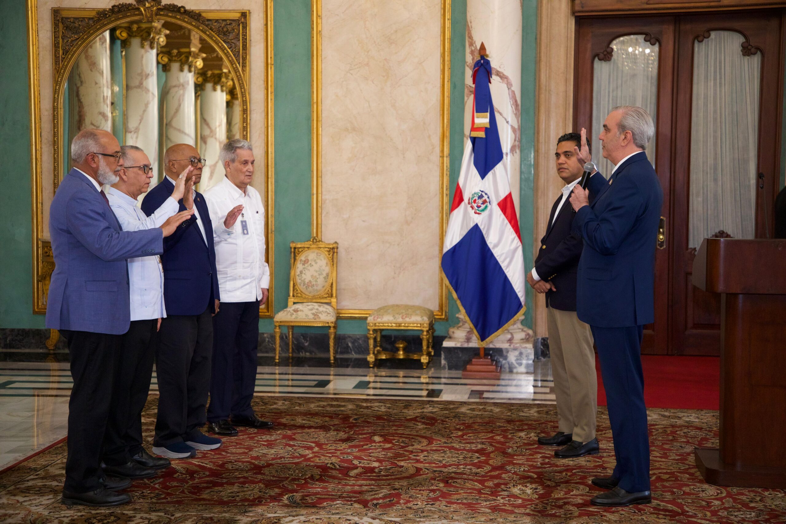 Abinader juramenta comisión de veeduría para supervisar obras deportivas financiadas con recursos recuperados de la corrupción Abinader juramenta comisión de veeduría para supervisar obras deportivas financiadas con recursos recuperados de la corrupción