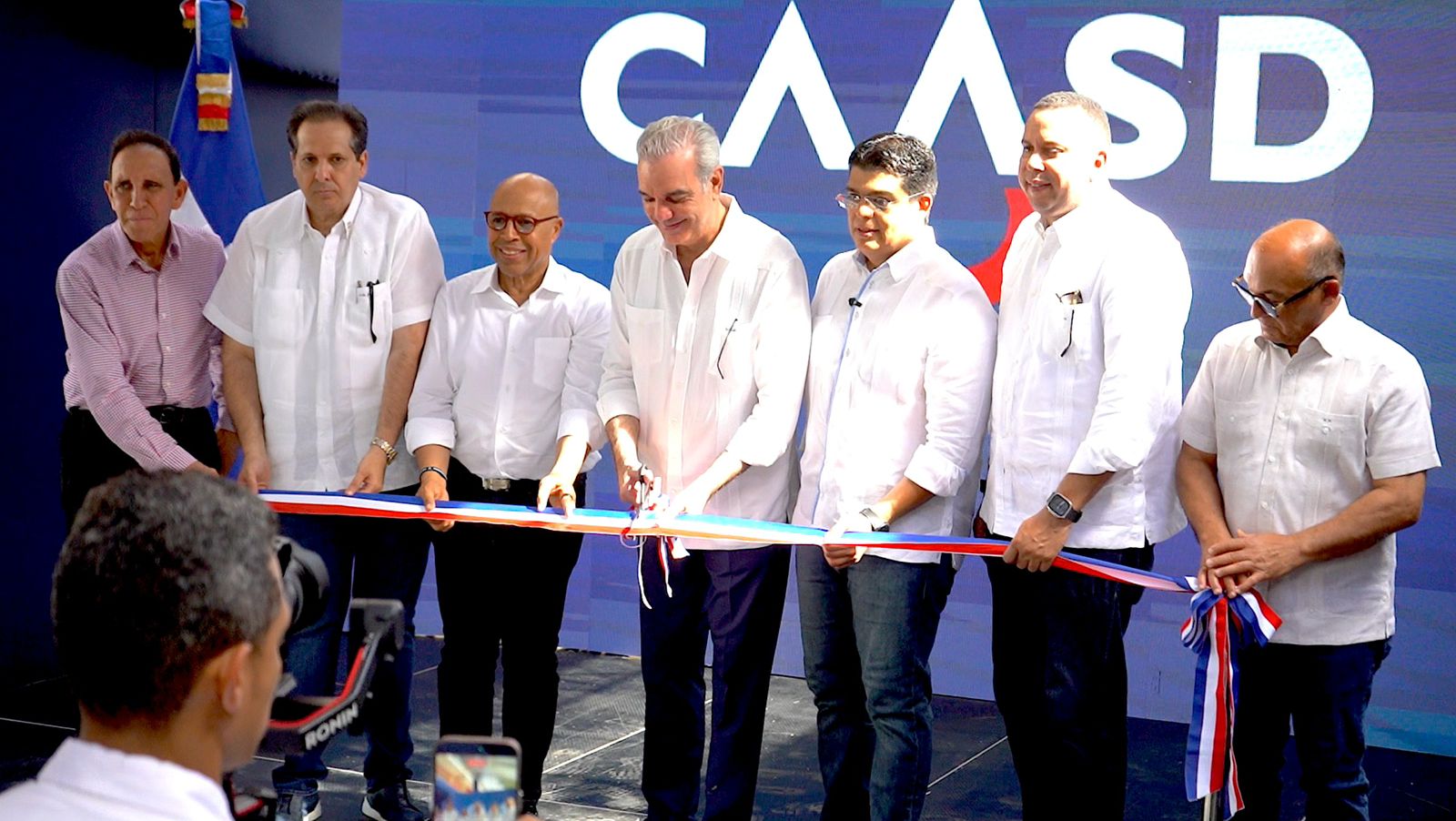 Presidente Abinader y director de la CAASD entregan saneada cañada Los Peralejos Presidente Abinader y director de la CAASD entregan saneada cañada Los Peralejos