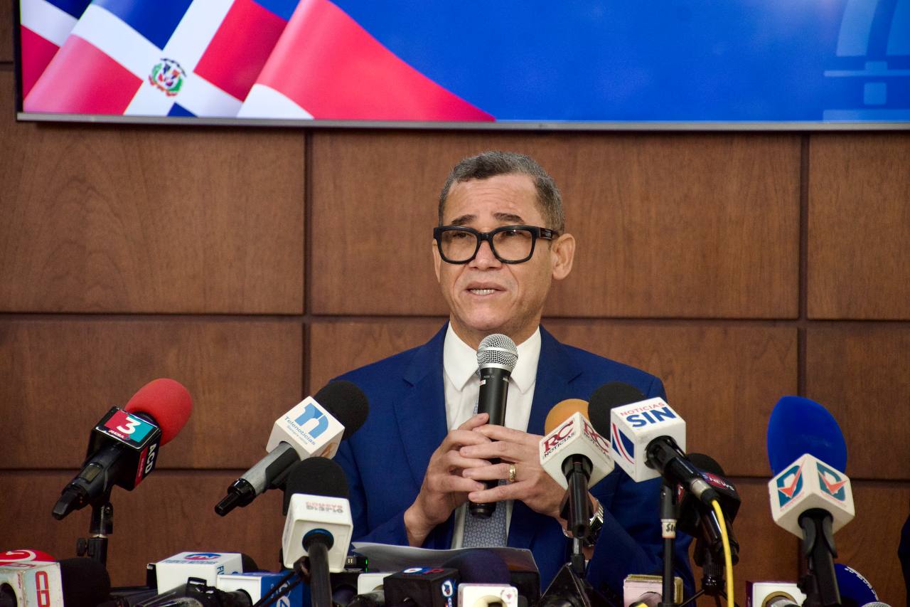 Ministerio de Trabajo llama a empresarios a cumplir con el pago del aumento del 8% del salario mínimo