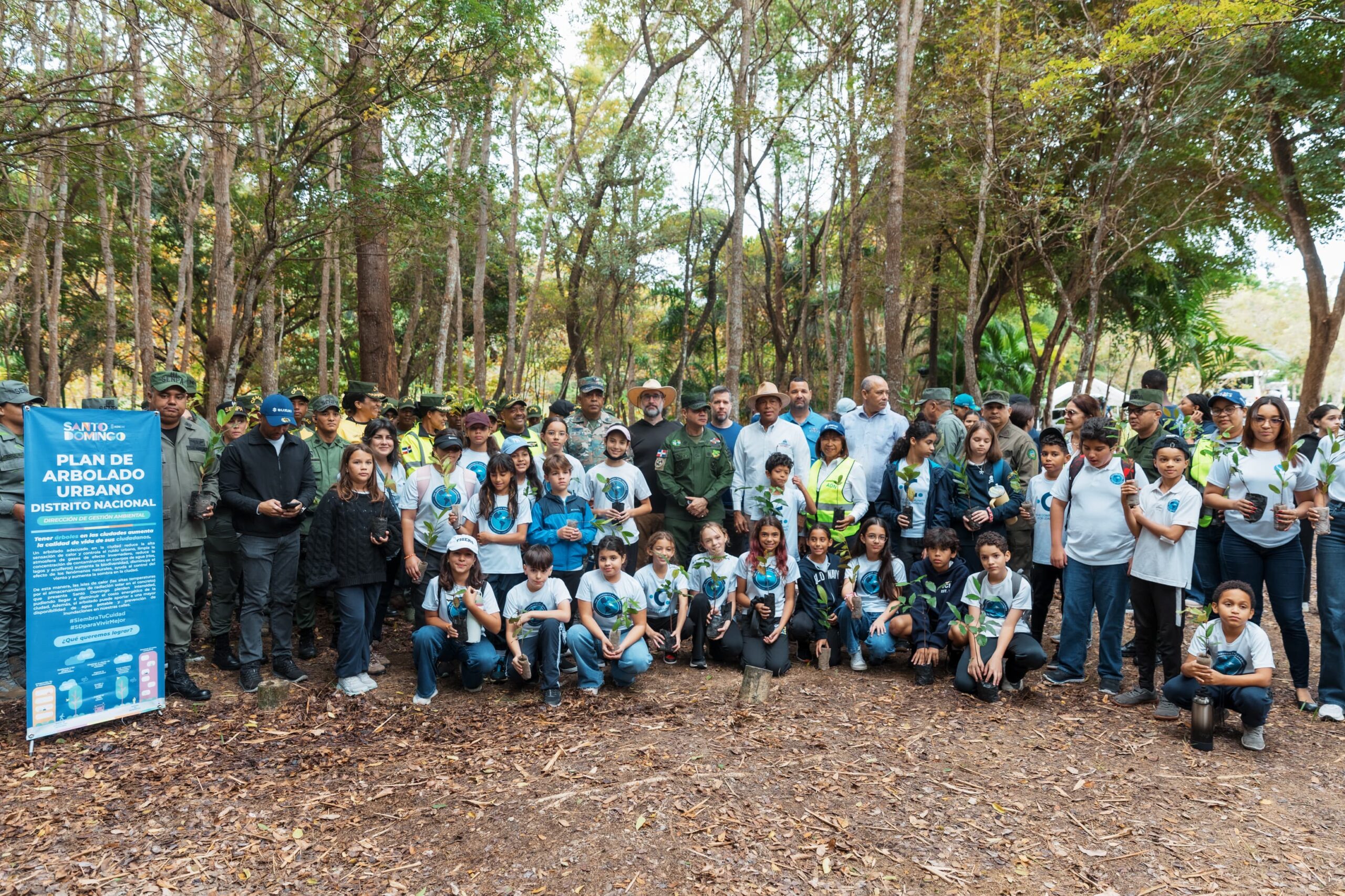 Alcaldía del DN realiza jornada de reforestación y limpieza de plásticos por Día Mundial de los Humedales
