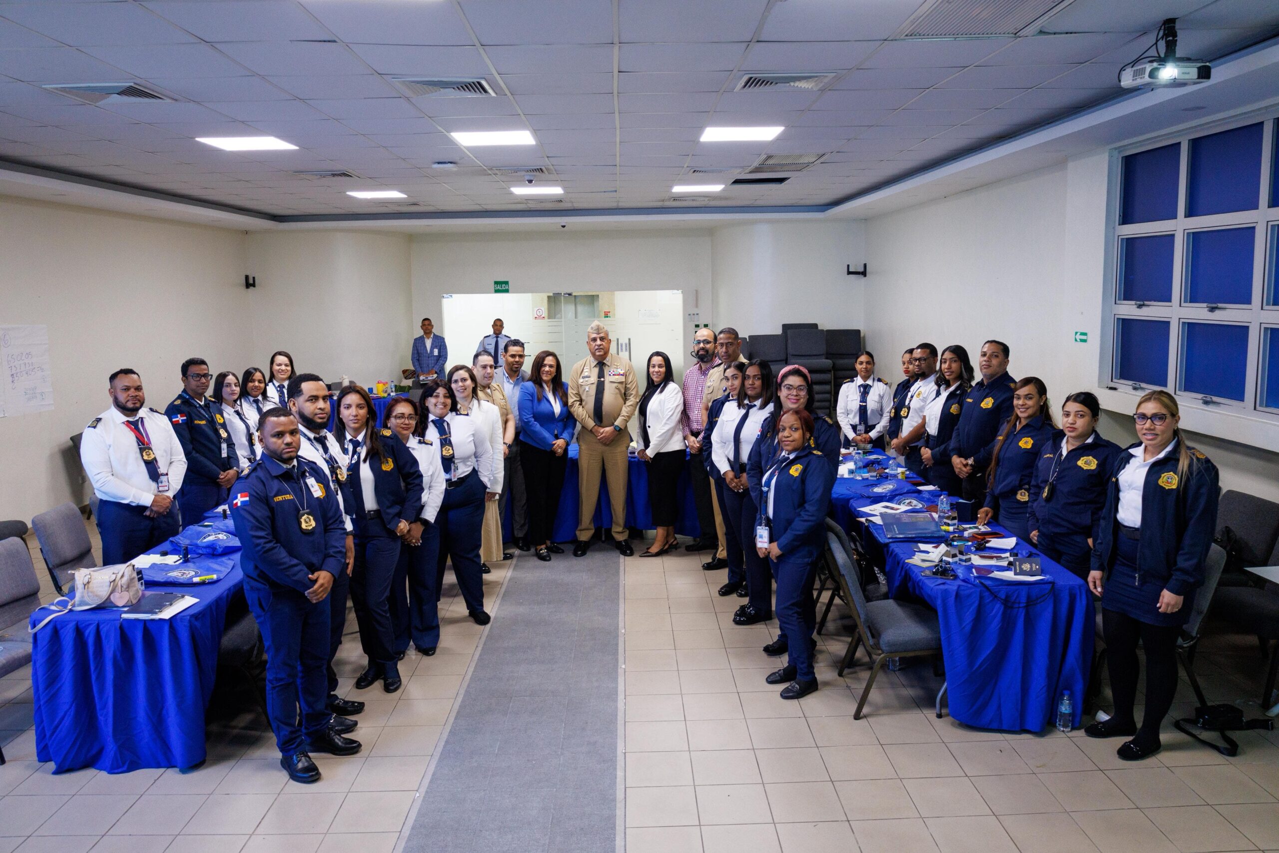 Inspectores de la DGM se capacitan en Reconocimiento de Documentos Falsos