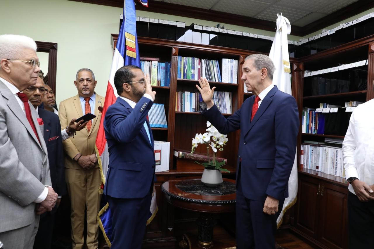 Toma posesión nuevo rector del ITLA Jimmy Rosario Bernard Toma posesión nuevo rector del ITLA Jimmy Rosario Bernard