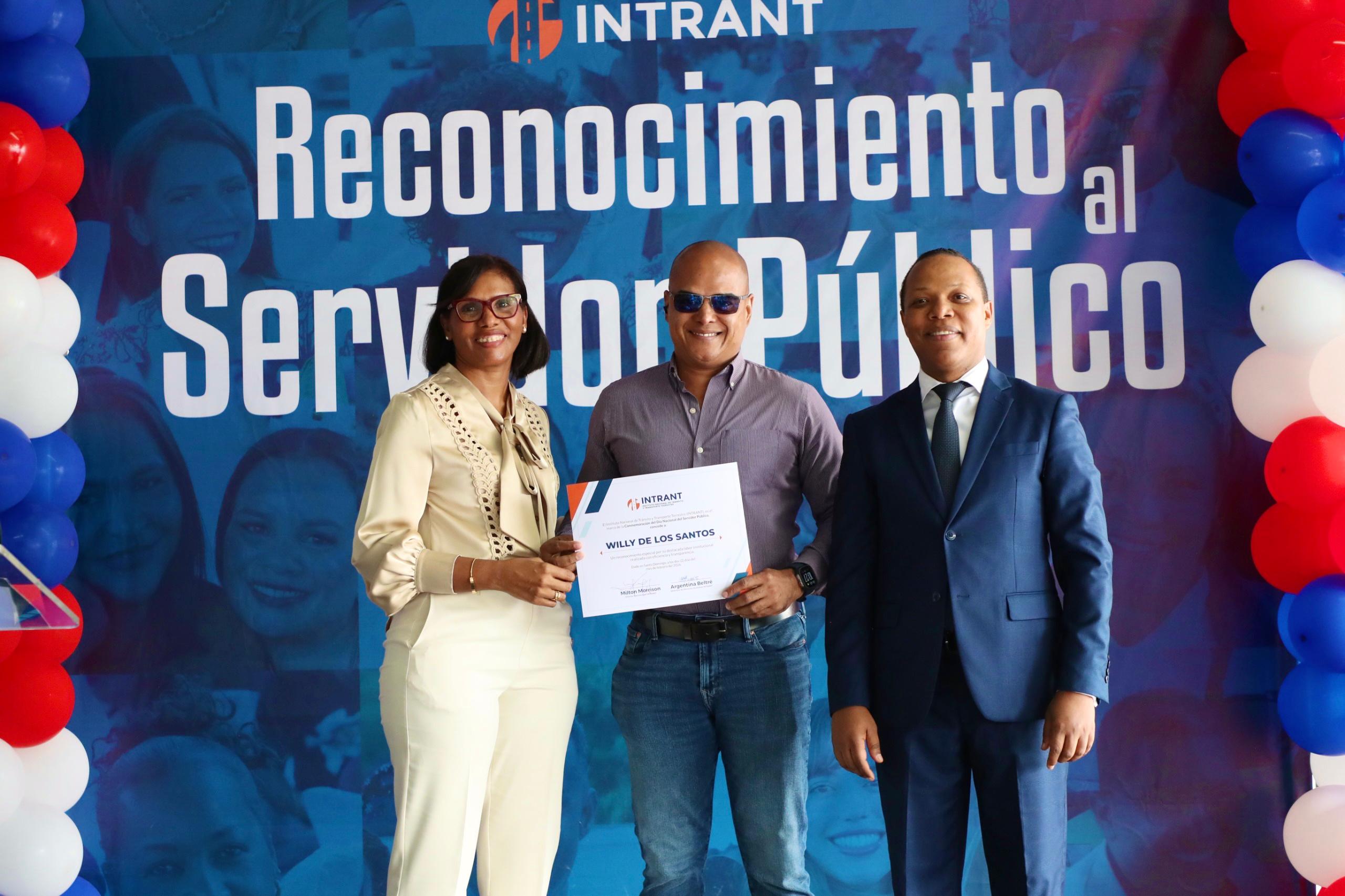 INTRANT reconoce por primera vez a 56 servidores públicos por su trayectoria, vocación y transparencia