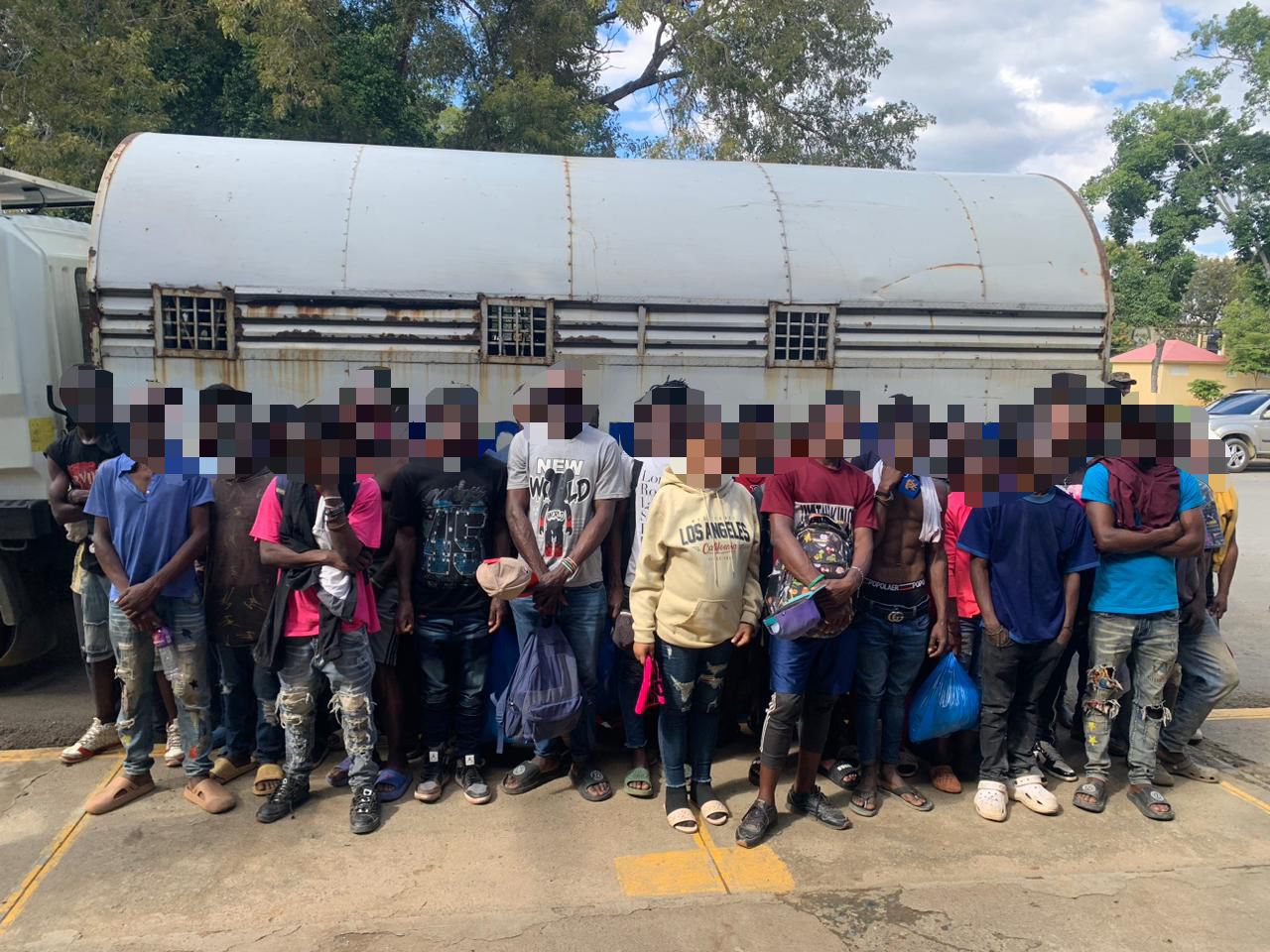Interdicciones migratorias arrojan más de 1,400 detenidos en una sola jornada