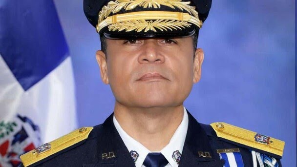 Abinader asciende a Andrés Modesto Cruz Cruz y lo designa como nuevo director general de la Policía Nacional