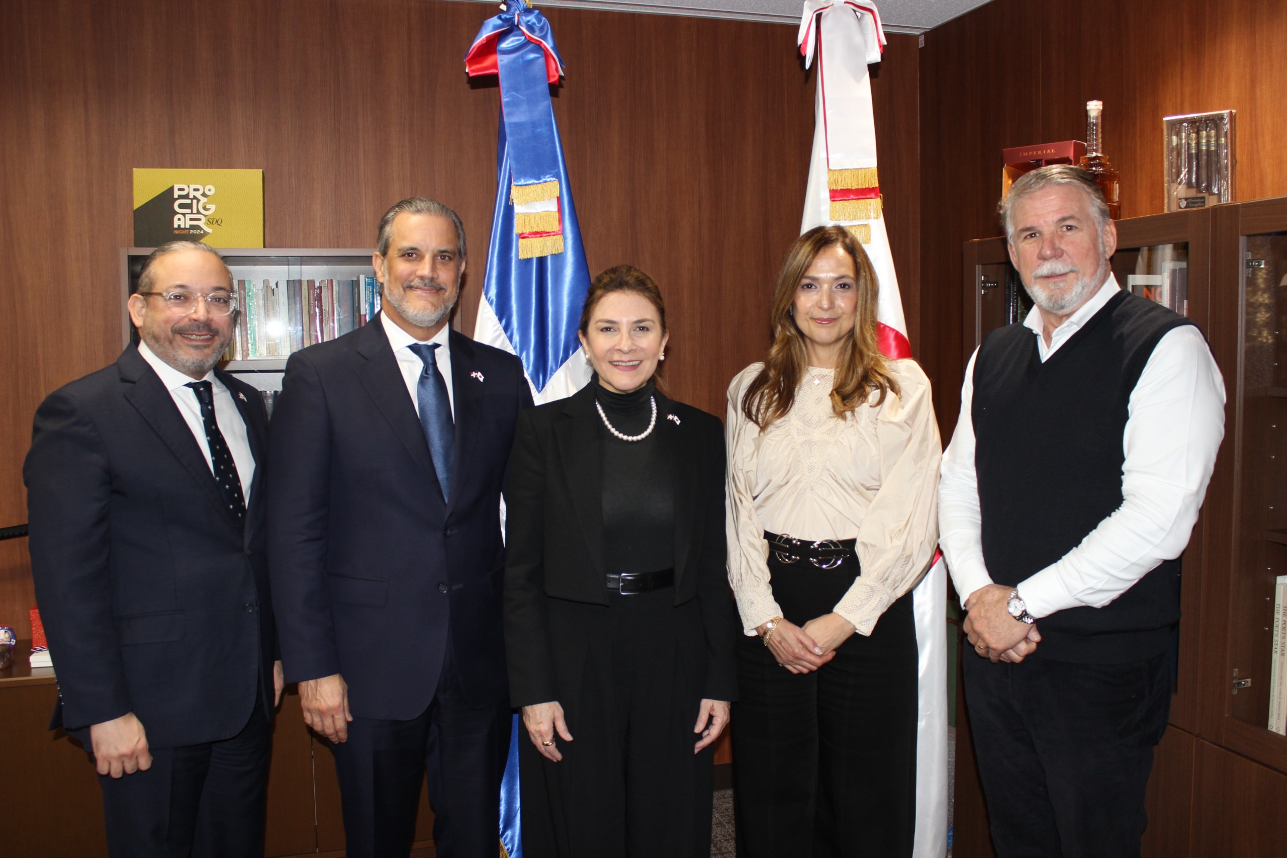 Carolina Mejía resalta labor de los dominicanos residentes en el exterior durante su visita a Japón