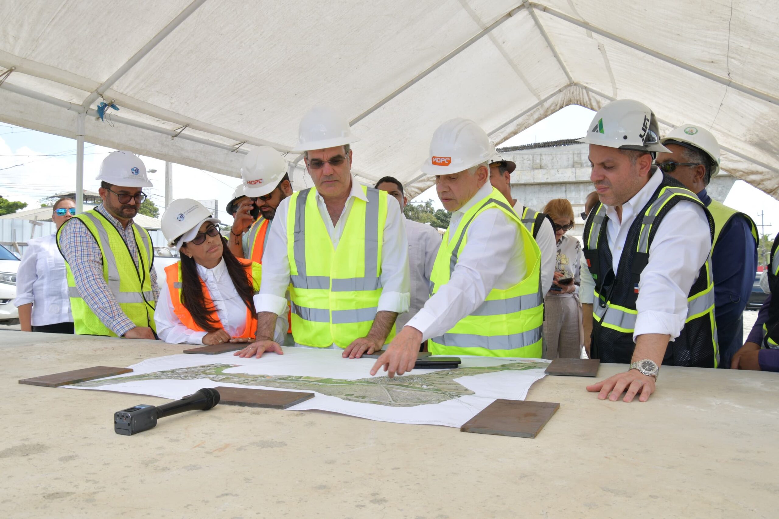 Abinader supervisa avances en la Circunvalación de Navarrete; inauguración está proyectada para agosto 2026