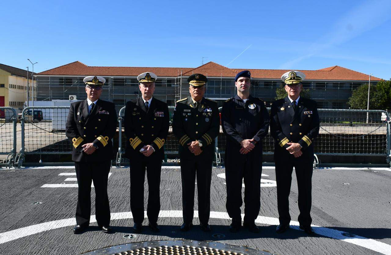 Ministro de Defensa visita base naval portuguesa y recorre patrullero de altura Clase “Tejo”