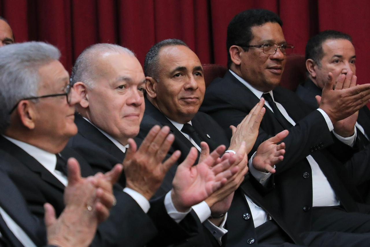 Abinader destaca que DGA implementará pagos de impuestos aduanales con tarjetas de crédito