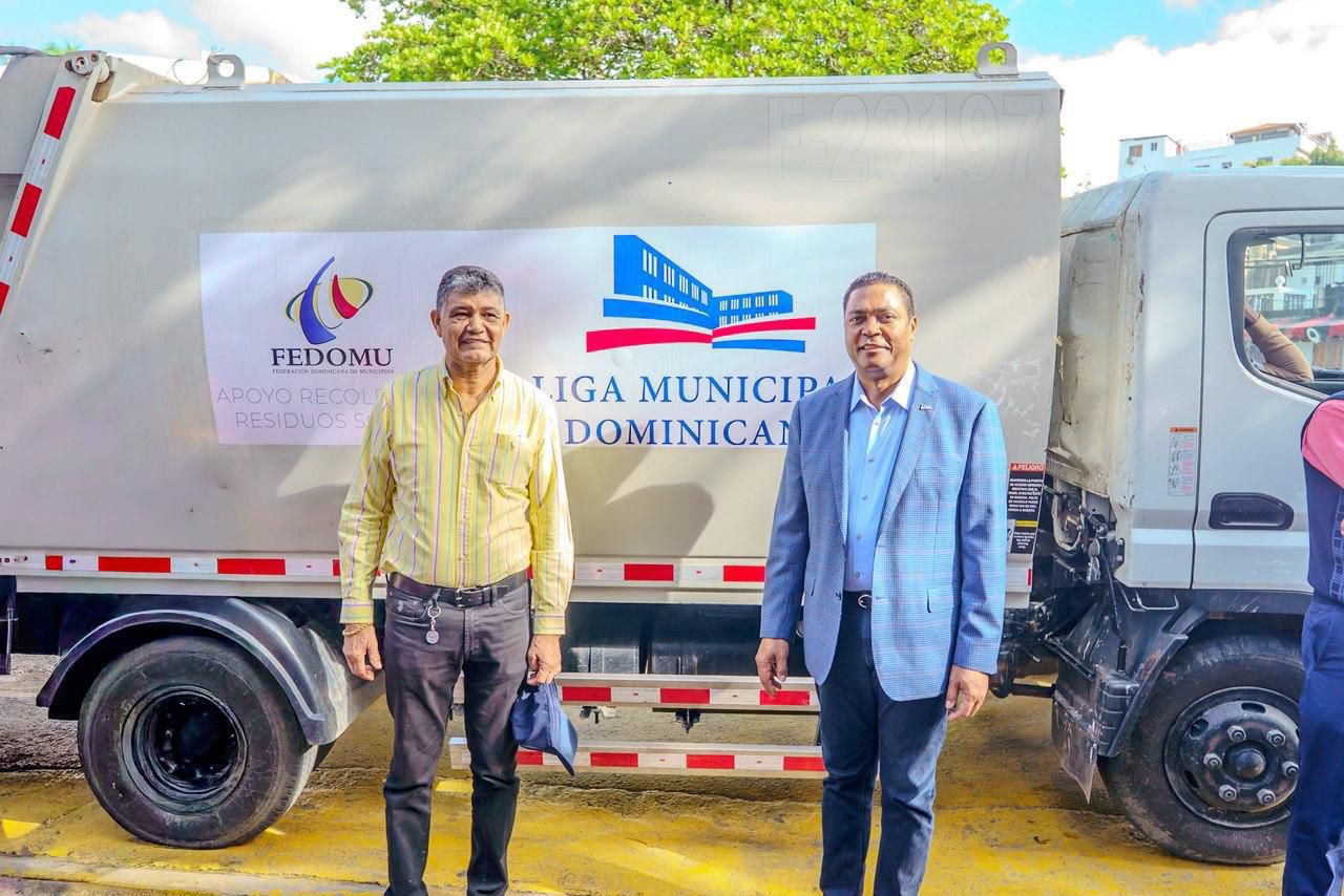 LMD acude en apoyo recolección de residuos en Santo Domingo Oeste