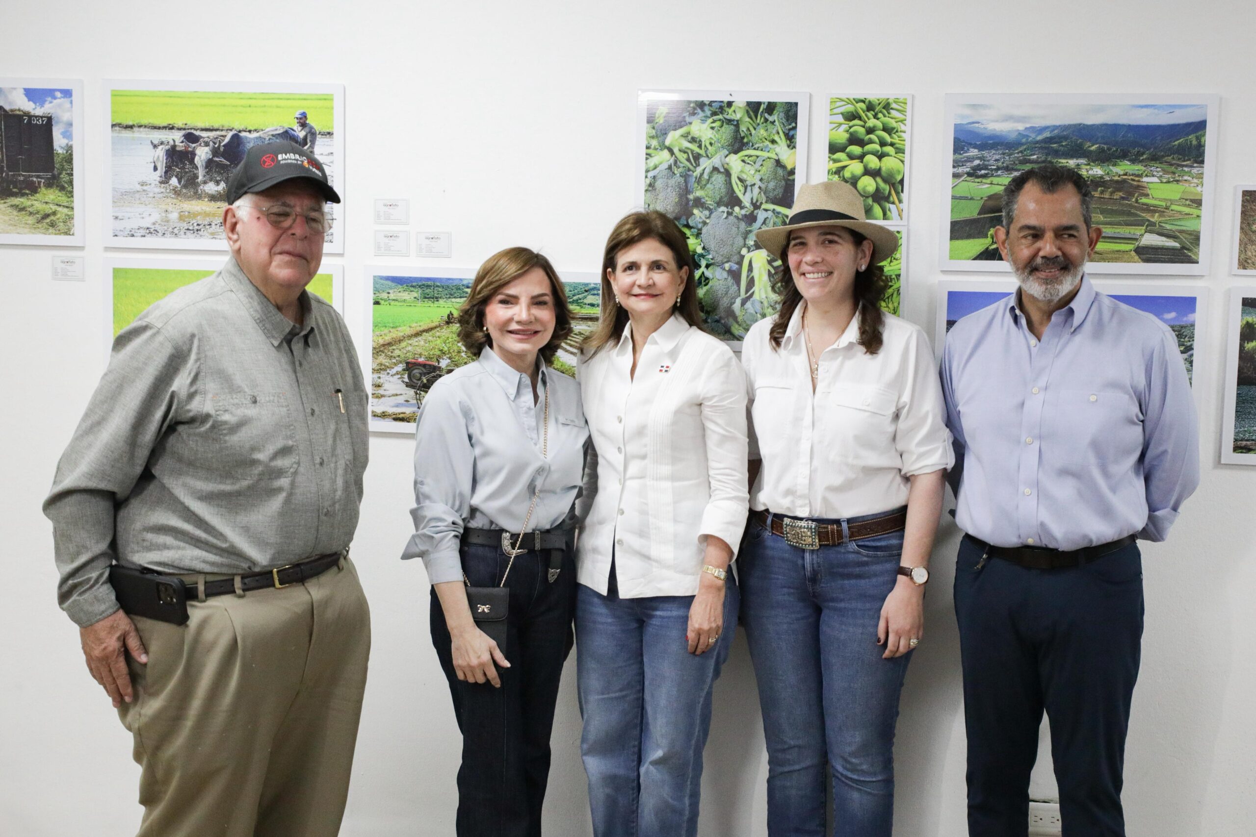 Raquel Peña visita la Feria Agropecuaria Nacional en su último día, previo a su clausura esta noche Raquel Peña visita la Feria Agropecuaria Nacional en su último día, previo a su clausura esta noche