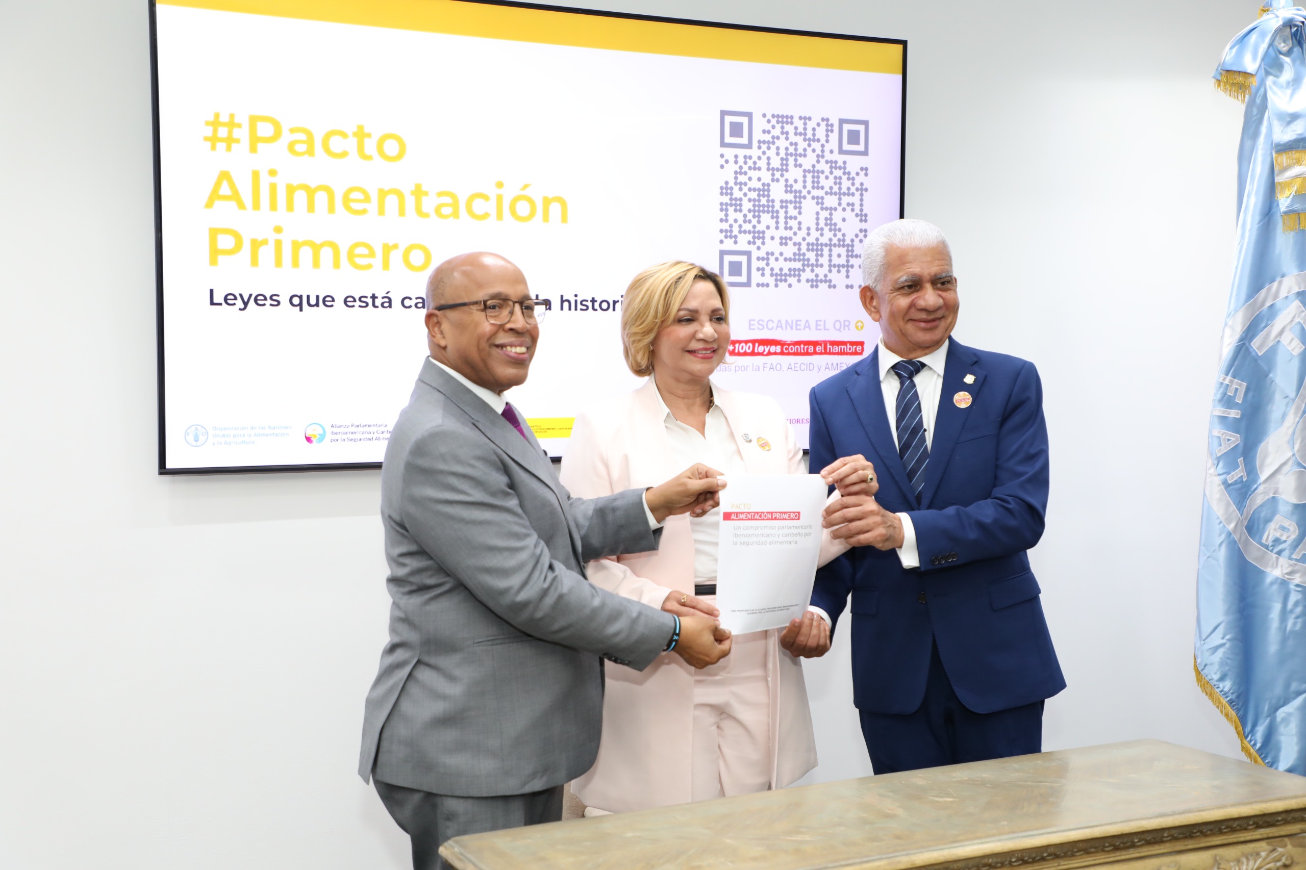 RD suscribe el Pacto Parlamentario “Alimentación Primero” en el Congreso Nacional