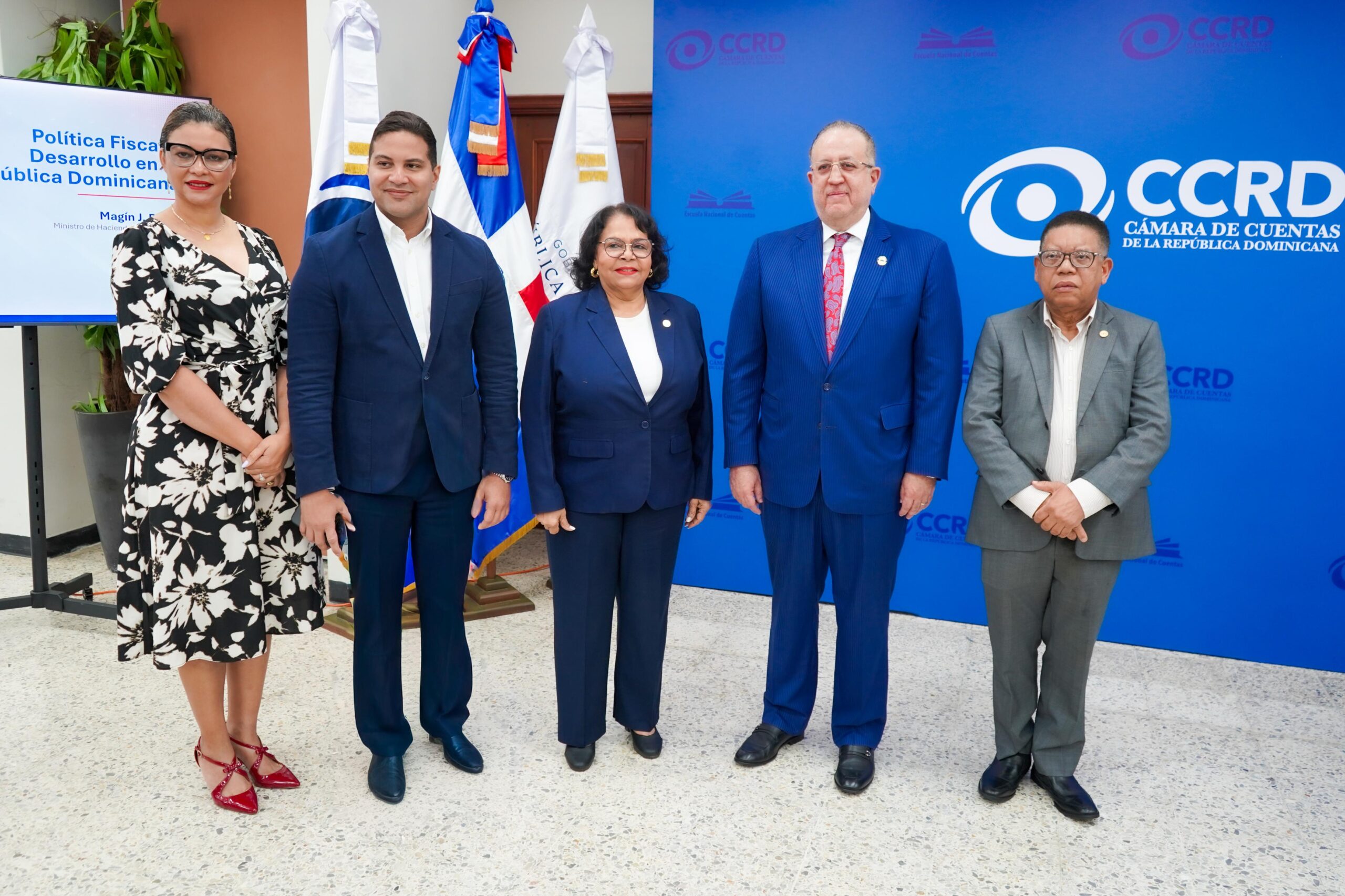 Cámara de Cuentas fortalece su formación técnica con conversatorio sobre fiscalidad y desarrollo económico con Magín Díaz