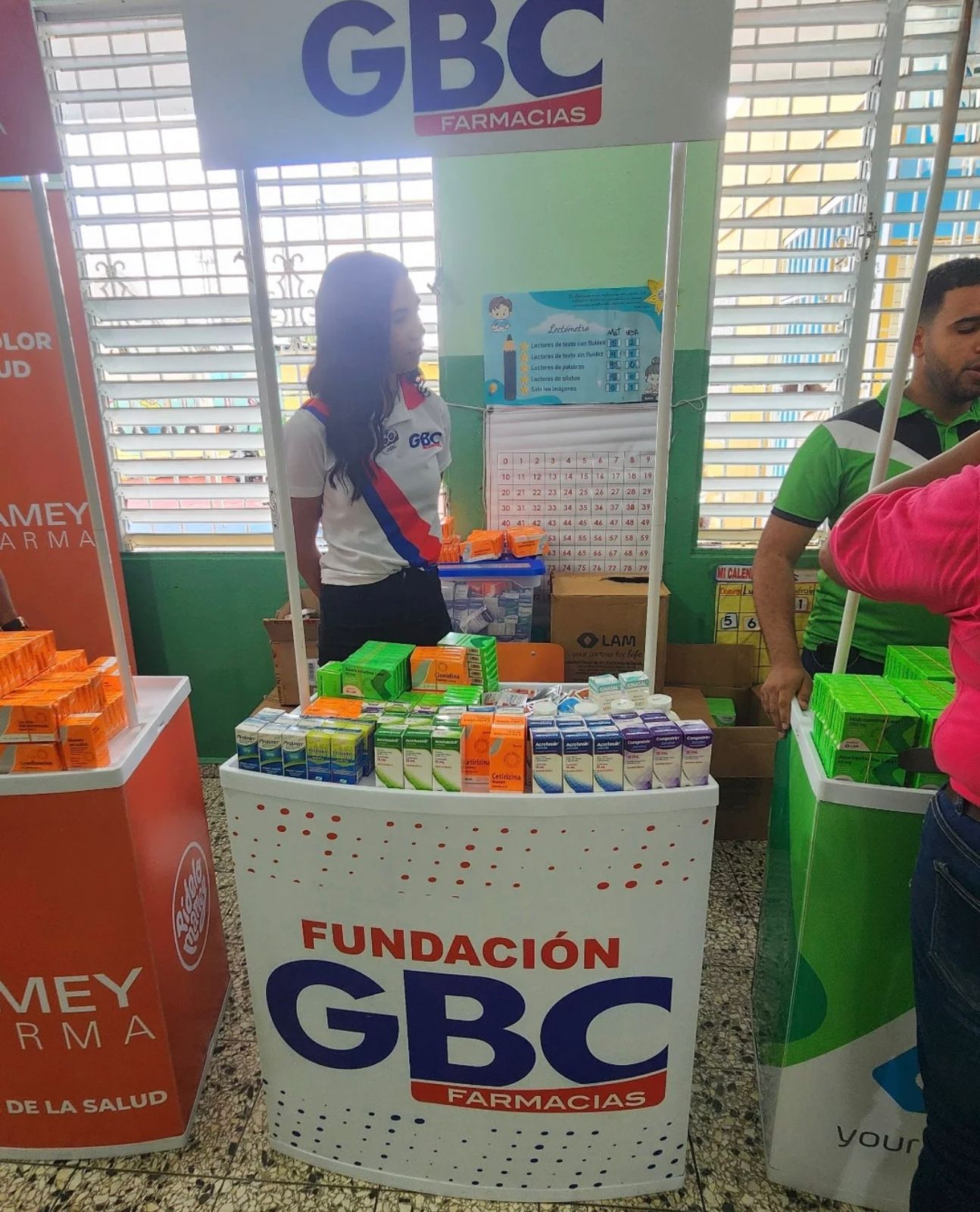 Raymond Rodríguez y Fundación GBC realizan operativo médico integral en Arroyo Hondo Raymond Rodríguez y Fundación GBC realizan operativo médico integral en Arroyo Hondo