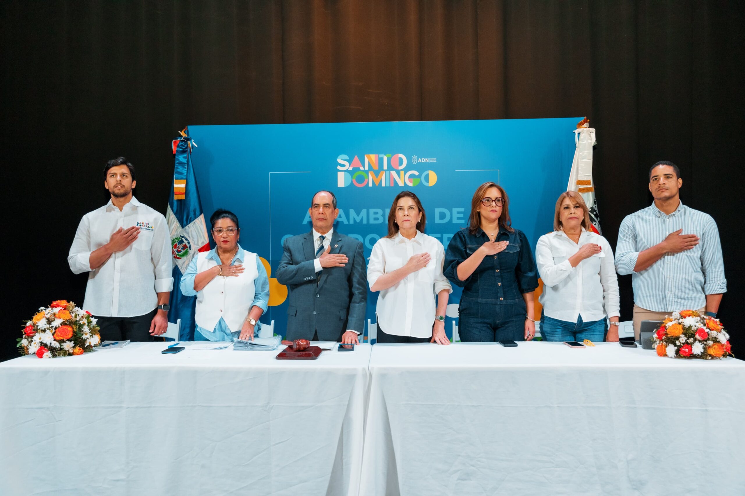 Carolina Mejía muestra cercanía con 50 sectores al encabezar la Asamblea de Cabildo Abierto 2026