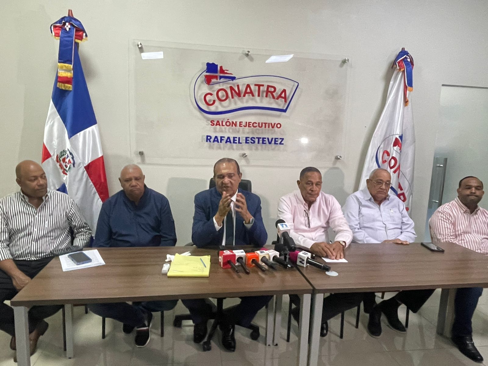 Conatra pospone aumento del pasaje hasta que el gobierno analice propuesta para congelar precios gasoil regular y GLP