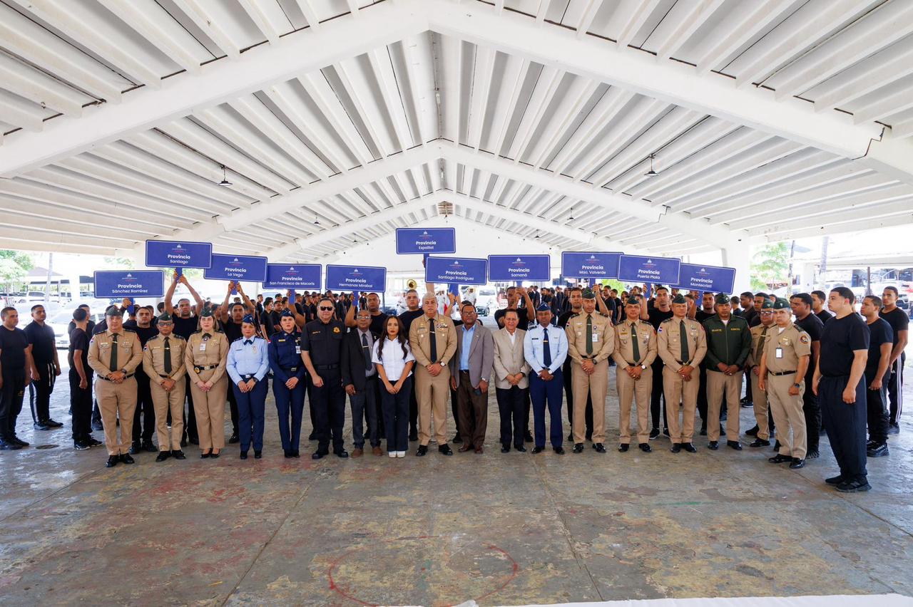 DGM inicia la formación de 185 aspirantes a ingresar como agentes de migración para servir en la región Norte DGM inicia la formación de 185 aspirantes a ingresar como agentes de migración para servir en la región Norte