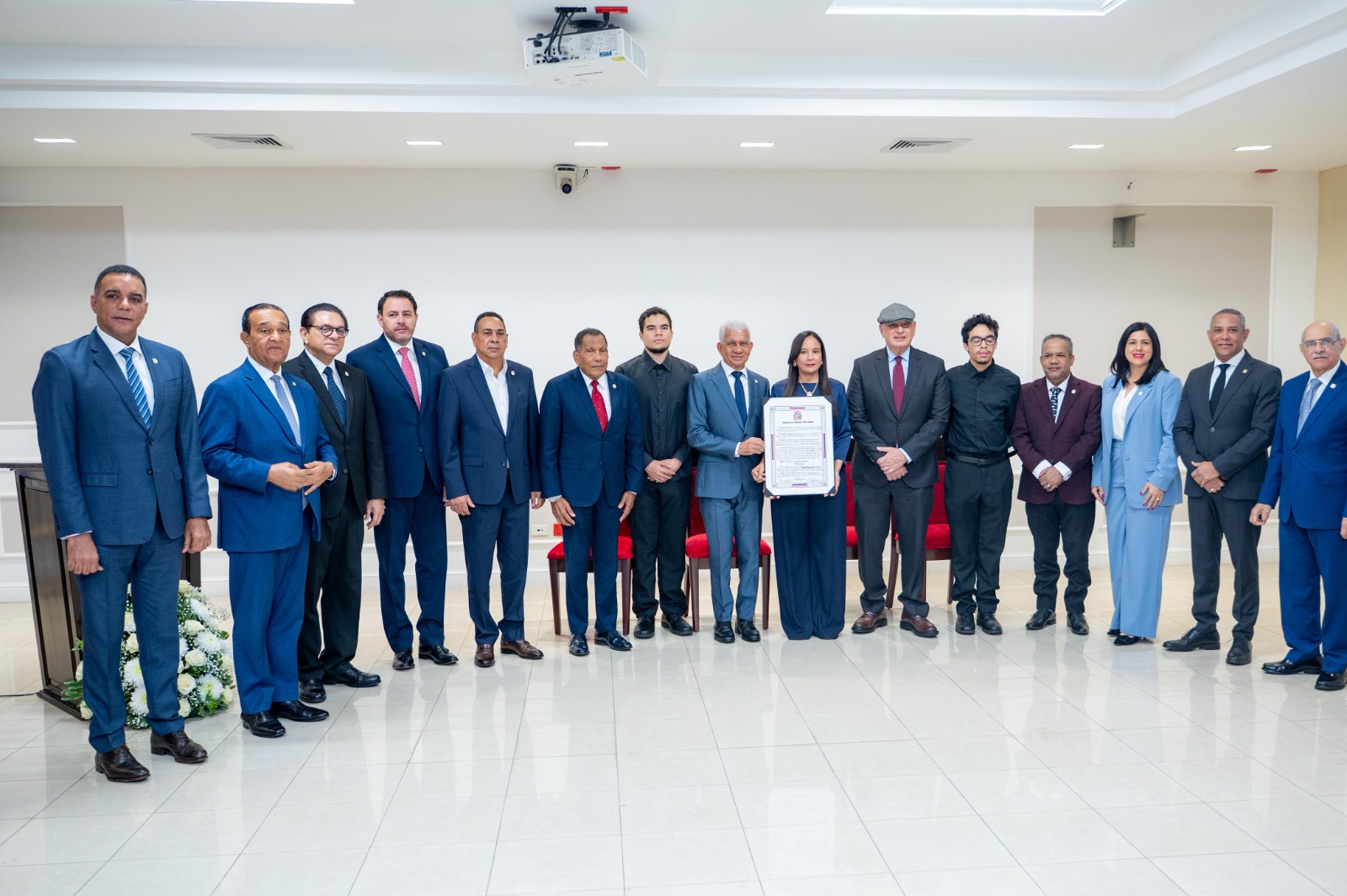Senado rinde homenaje póstumo al cineasta René Fortunato por su legado histórico y cultural