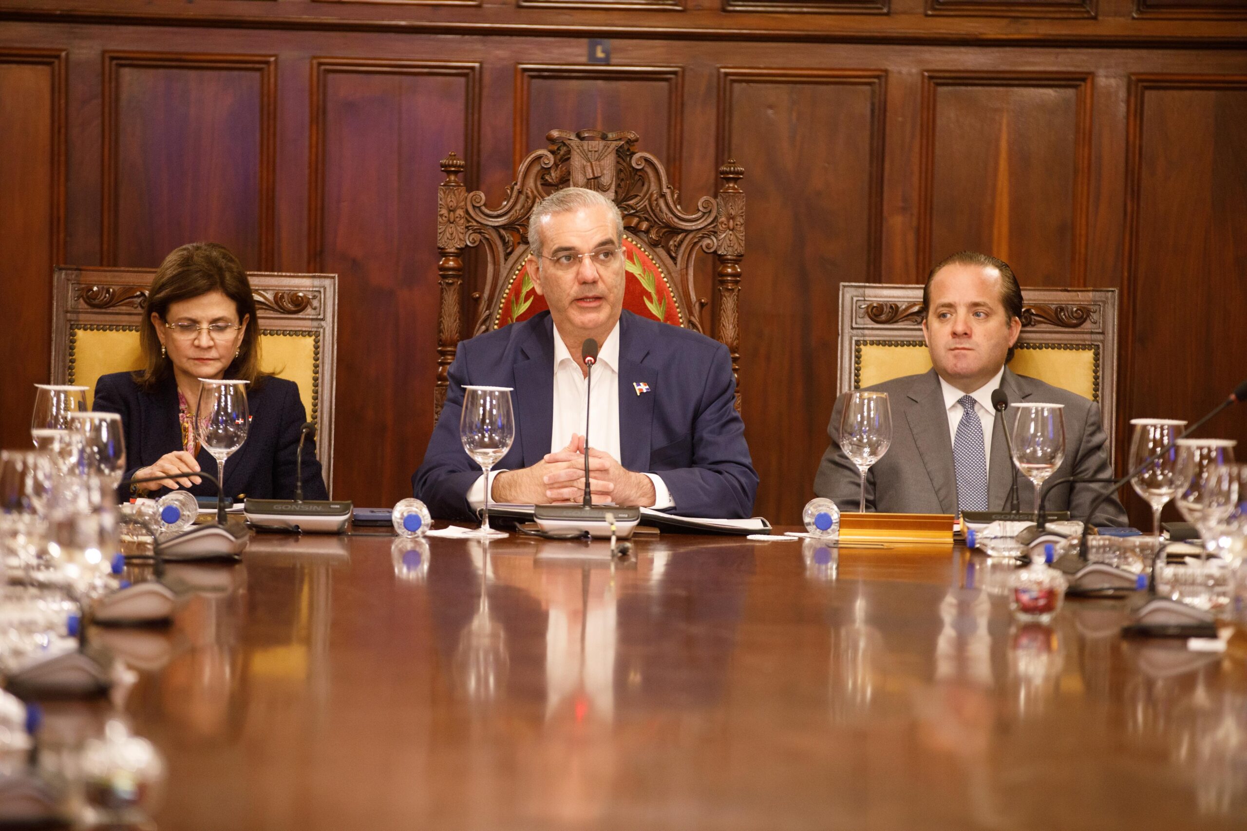 Gobierno anuncia nuevas medidas para enfrentar el impacto de la crisis en Medio Oriente sobre la economía dominicana