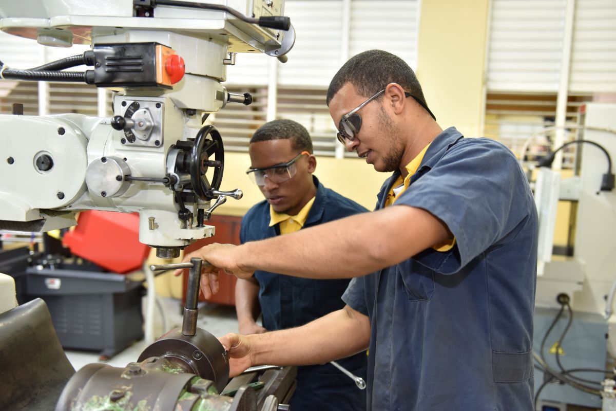 Más de 187 mil egresados del INFOTEP acceden al trabajo formal en República Dominicana
