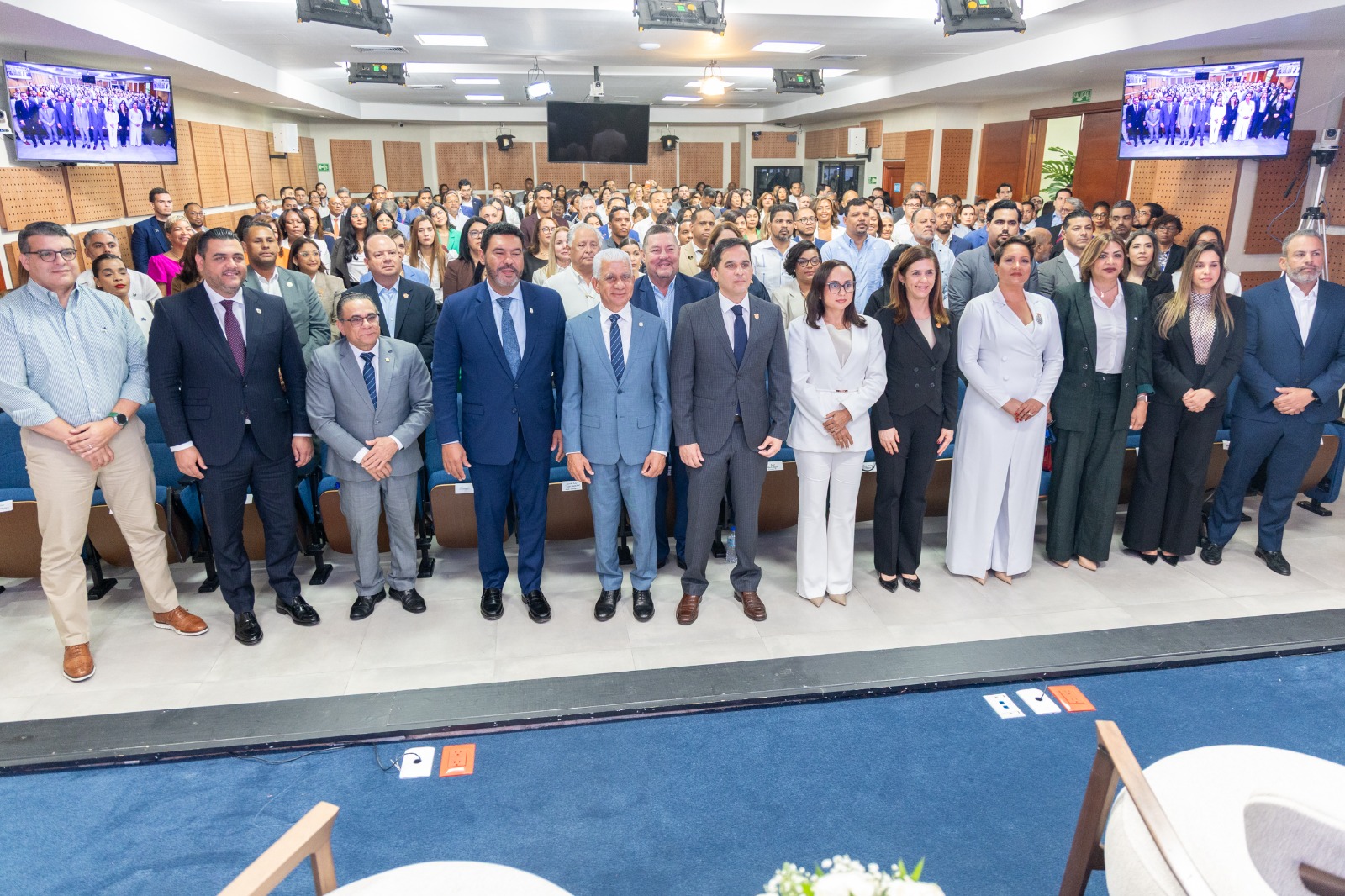 Senado realiza conversatorio sobre ley que regula la intermediación y la publicidad inmobiliaria