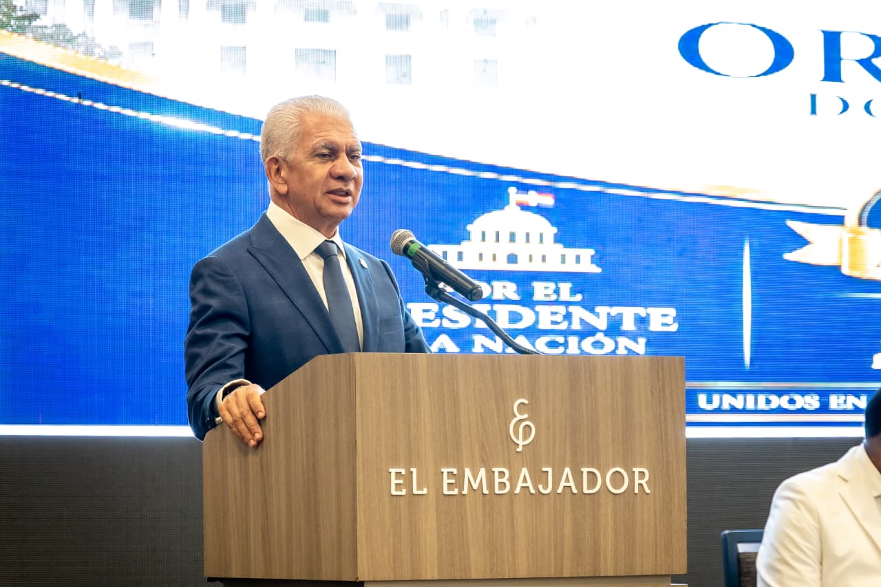 Ricardo de los Santos afirma que acuerdo migratorio con EE.UU. respeta la Constitución y la soberanía nacional