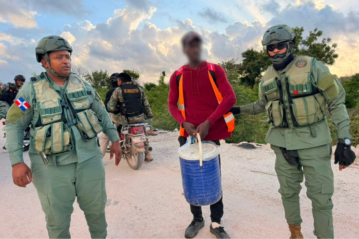 Dirección General de Migración detiene 1,036 indocumentados y deporta 1,130 este jueves