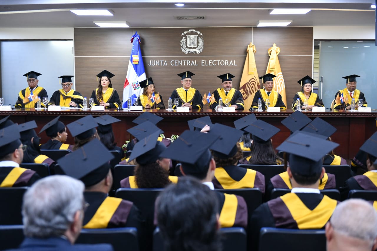 JCE-IESPEC celebra primera graduación ordinaria de Especialidad en Administración Política Electoral y anuncia “Cátedra Magistral Abigail Mejía” JCE-IESPEC celebra primera graduación ordinaria de Especialidad en Administración Política Electoral y anuncia “Cátedra Magistral Abigail Mejía”