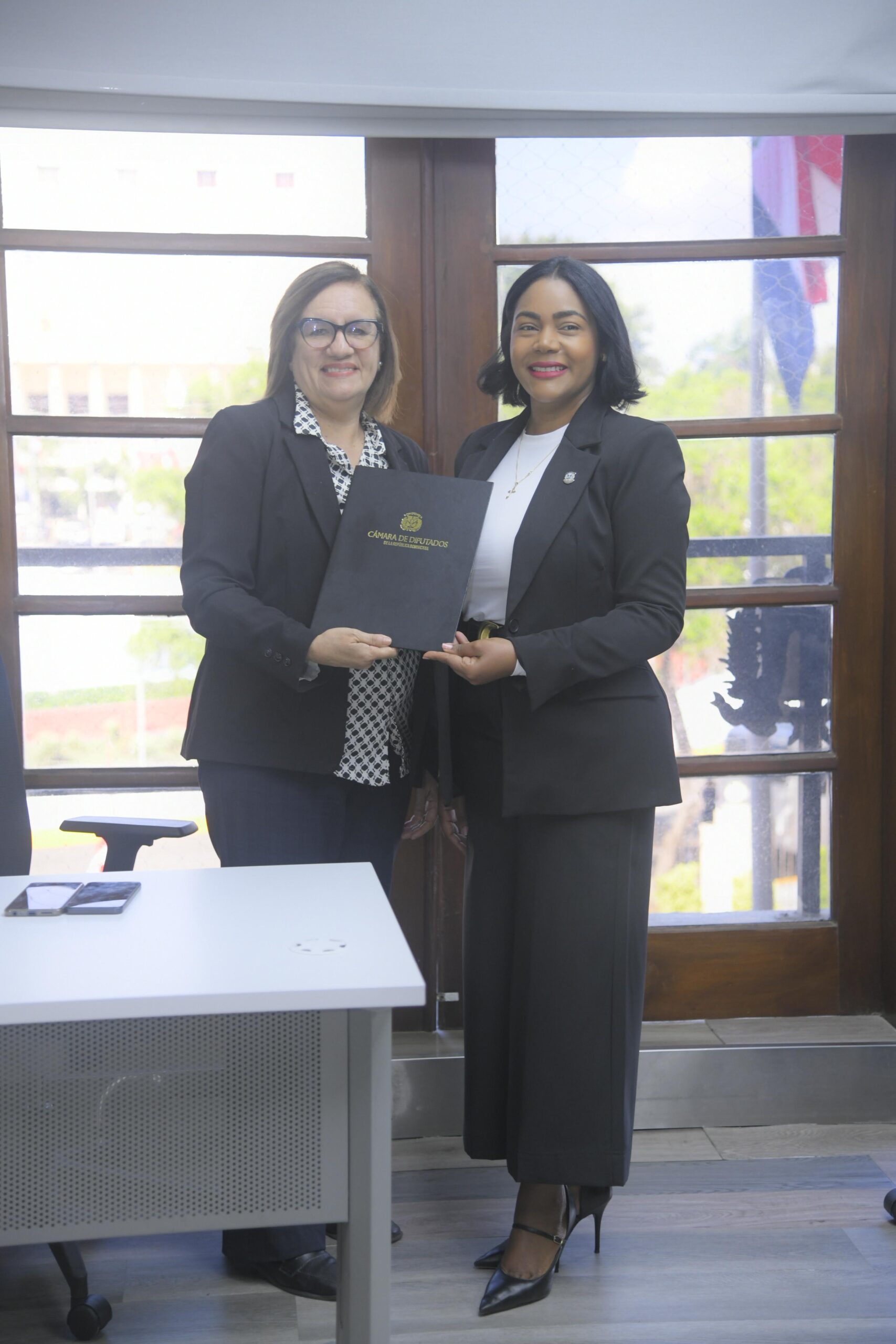 Diputada Leyvi Bautista propone red nacional de dispensarios médicos en escolar
