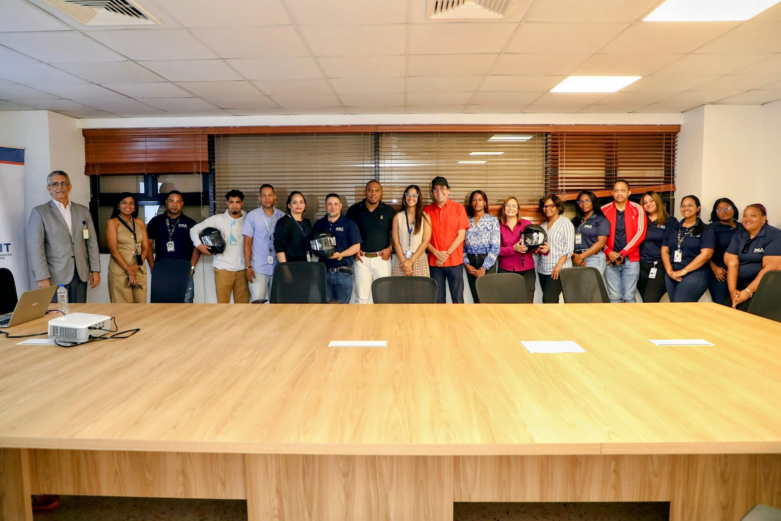 INTRANT capacita a aforadores de Aduanas sobre normativa de cascos homologados