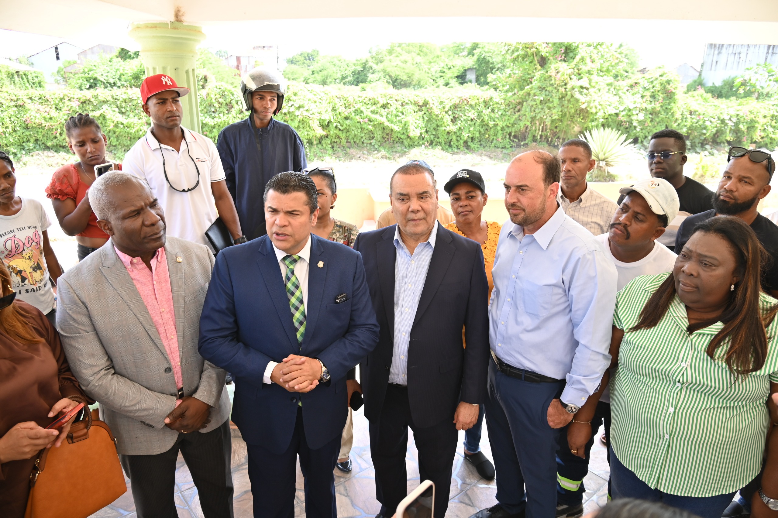 Comisión de diputados inspecciona terrenos permutados en San Pedro de Macorís