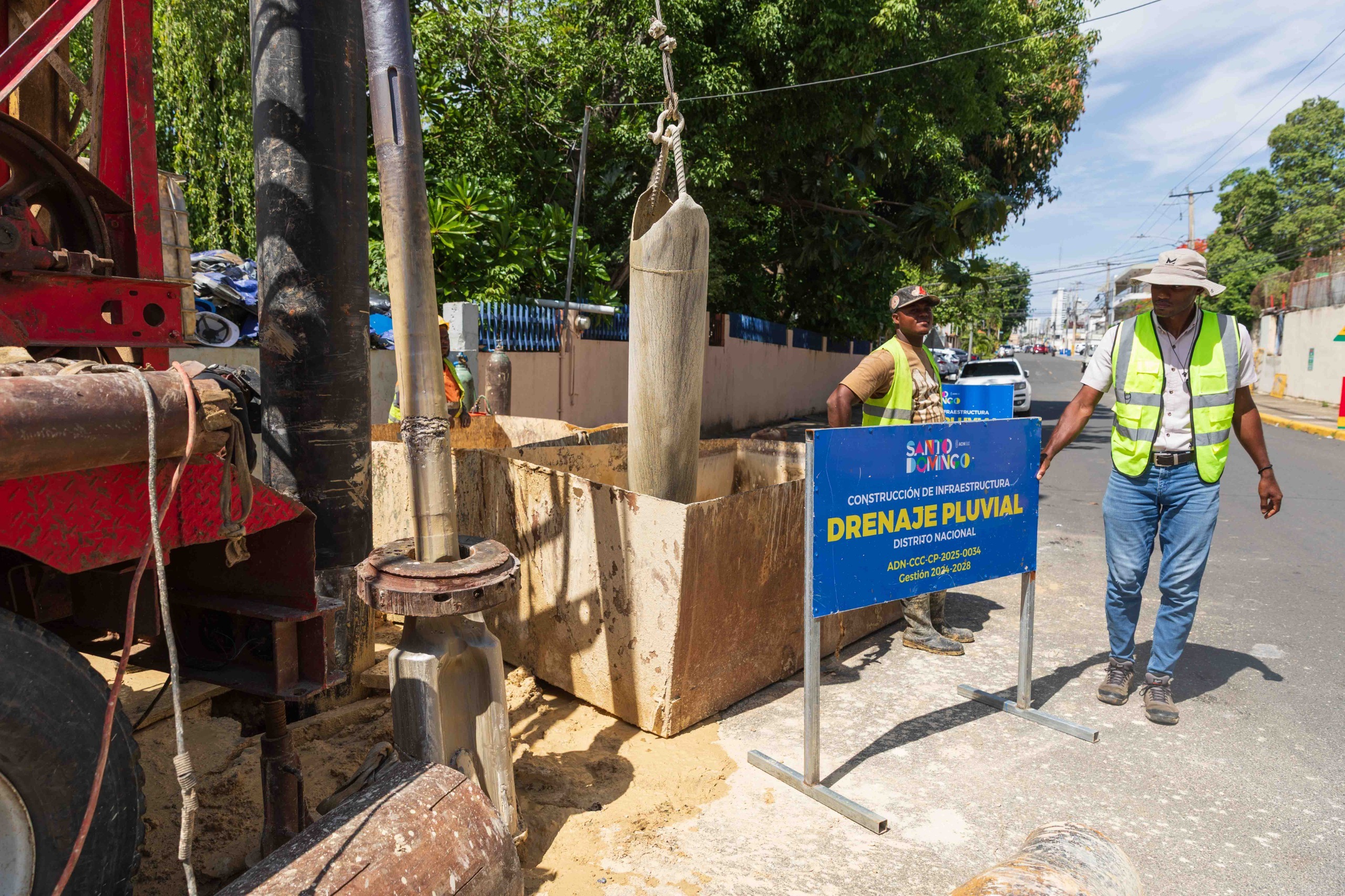 Alcaldía del Distrito Nacional construye filtrantes e imbornales para mejorar drenaje capitaleño