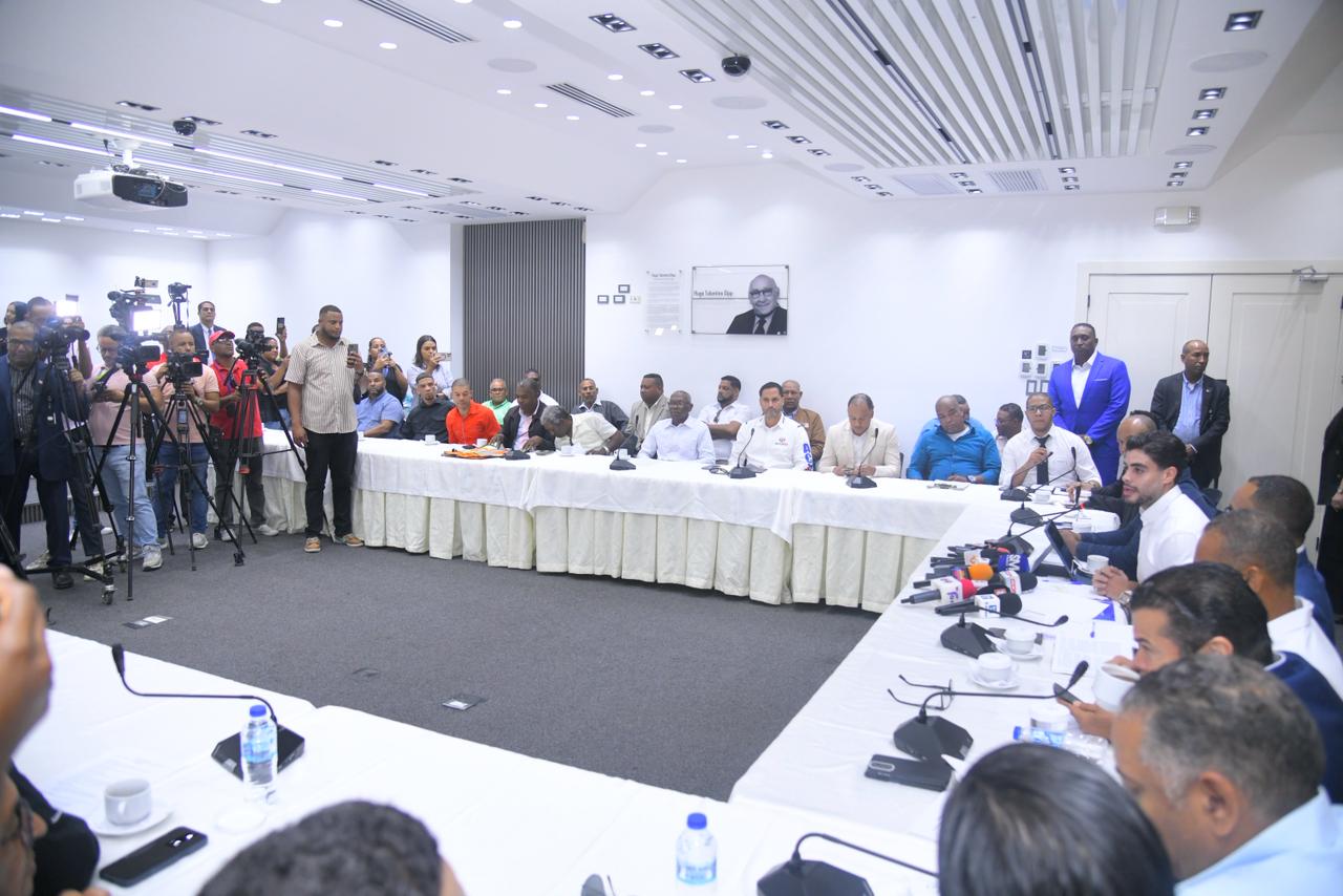 Diputados inician discusión sobre problemática del motoconcho en la República Dominicana