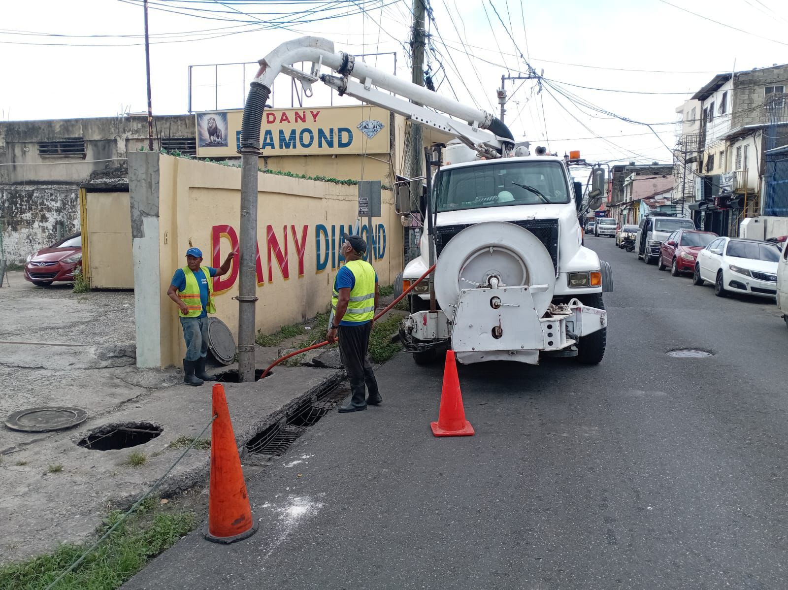 Alcaldía del Distrito Nacional intensifica operativos de limpieza ante la incidencia de una vaguada