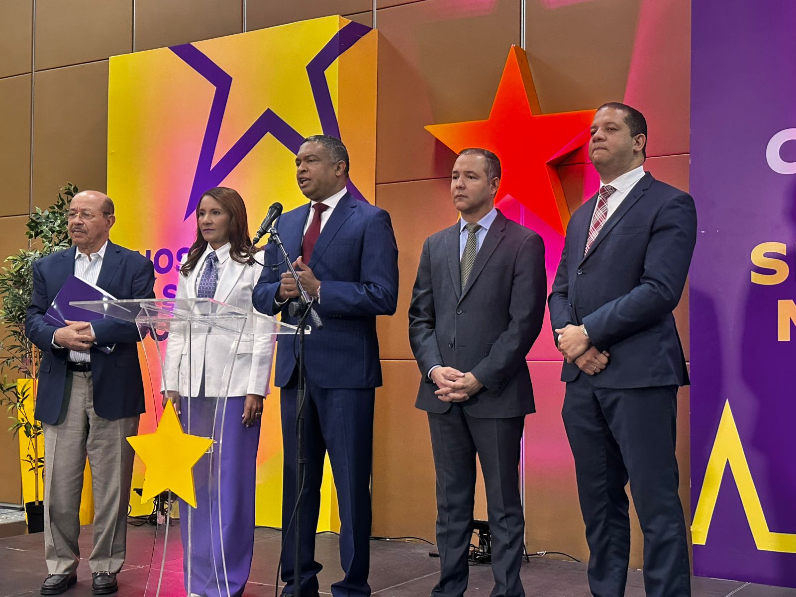 PLD advierte: «Puerto seco podría desplazar a comerciantes fronterizos”